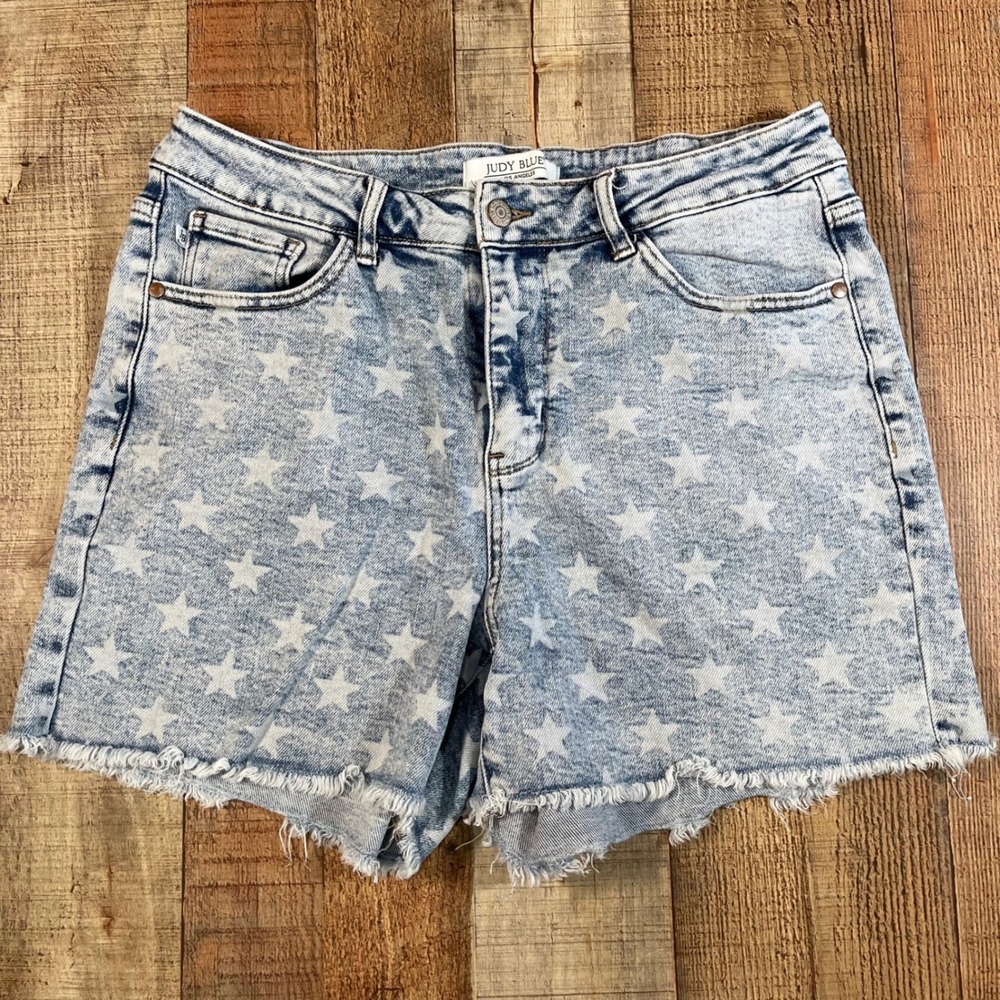 Judy Blue Light Acid Wash Star Print High Rise Raw Hem Denim Shorts 1XL JB150100